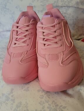 Women's Lightweight Pink Lace-Up Sneakers